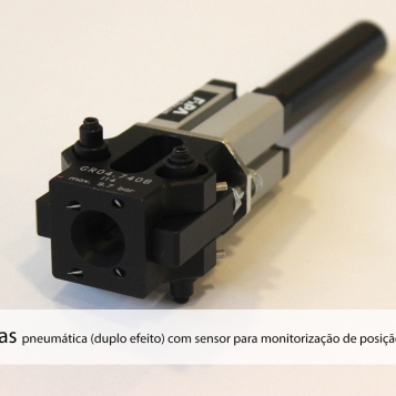 Pinça-de-agulhas-pneumática-(duplo-efeito)-com-sensor-para-monitorização-de-posição-GR04.740B-(6)