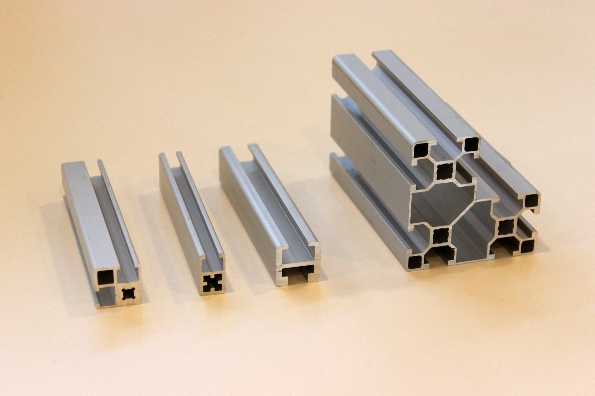 Learn About The Advantages Of The MiniTec Aluminum Profile System