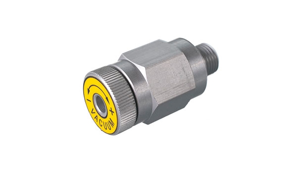 Vacuum regulators with external leakage